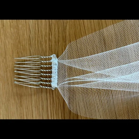 Tania Marias Audrey Minimalist Chapel Wedding Veil - Picture 4 of 15